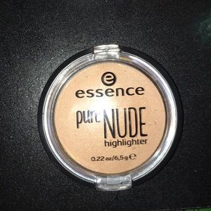 essence pure nude highlighter.